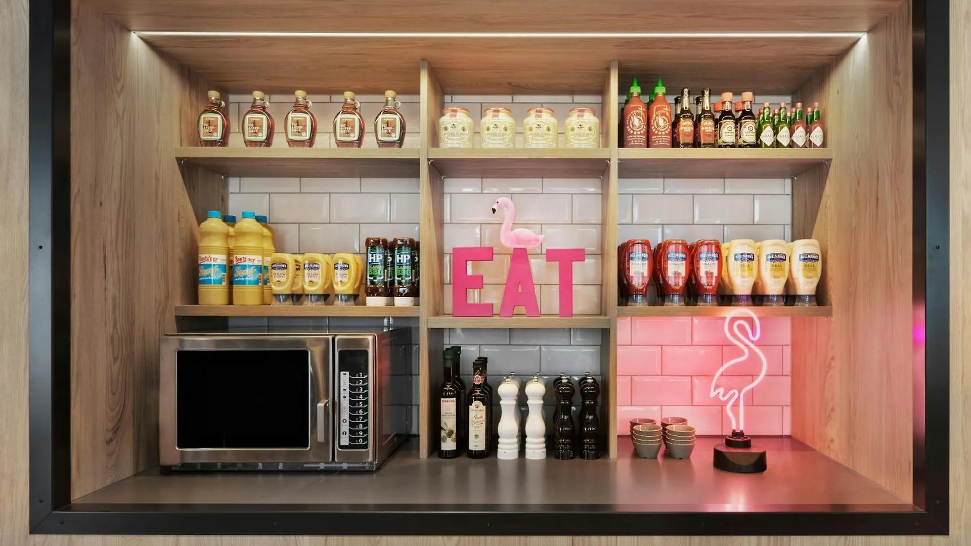 Moxy Duesseldorf City 3*, Düsseldorf Deutschland